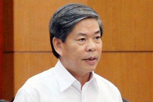 Bộ trưởng Tài nguyên: “Dân trả sổ đỏ vì tiền sử dụng đất cao”